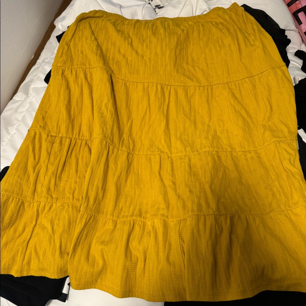 Yellow maxi skirt brand new never worn